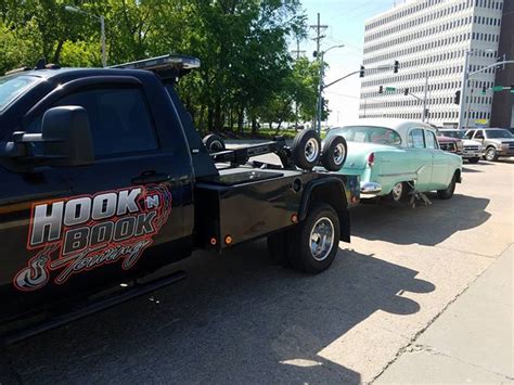 Efficient and Reliable Hook N Book Towing Services - Available 24/7