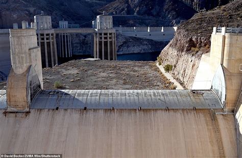 hoover dam drying up