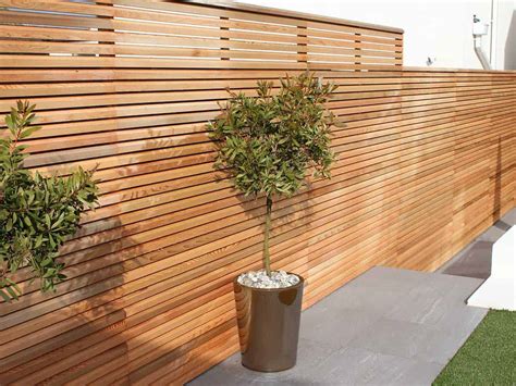 horizontal slatted fence panels