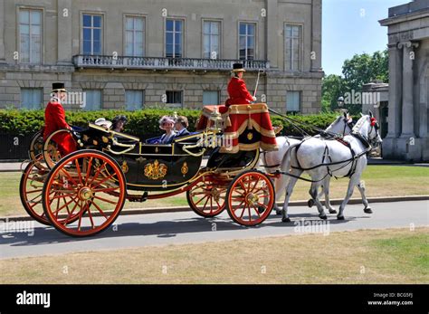 horse carriage ride hyde park london