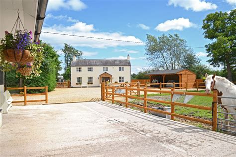 horse property near me with barn