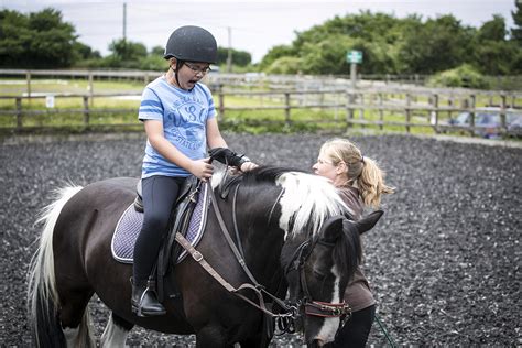 horse riding lessons near london