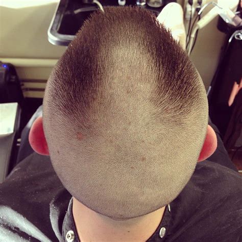 horseshoe flattop haircut for men