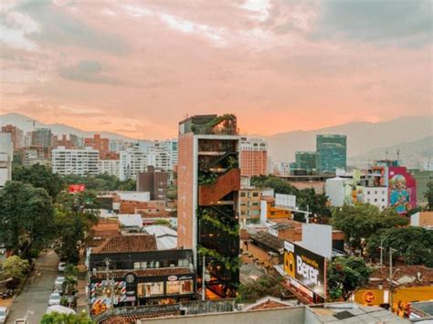 hostales en el poblado medellin