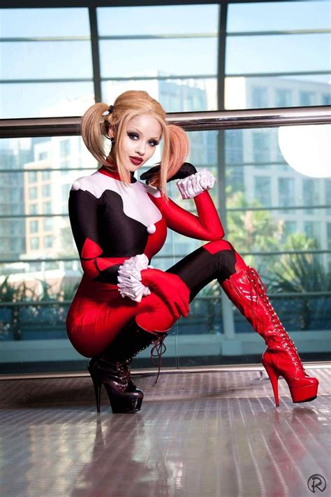 11 Hottest Harley Quinn Cosplays That Are Just Wow QuirkyByte