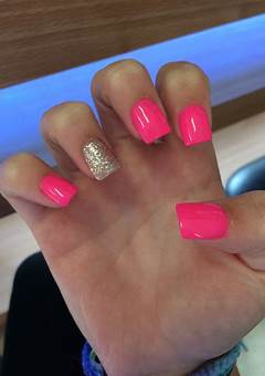 Hot Pink Acrylic Nails Short: The Trendy Nail Style In 2023