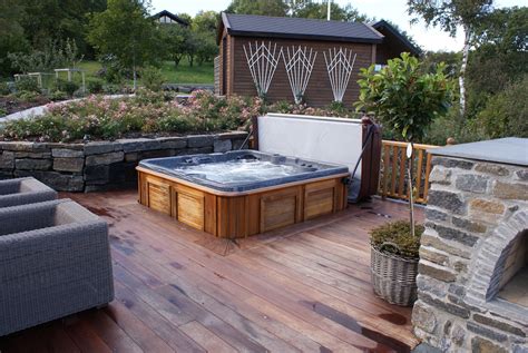 34 Inspiring Hot Tub Patio Design Ideas For Your Outdoor Decor (With