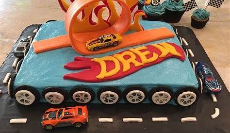 Hot Wheels sheet cake with candy clay Hotwheels Birthday Party, Cars