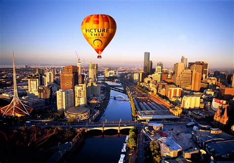 hot air balloon over melbourne