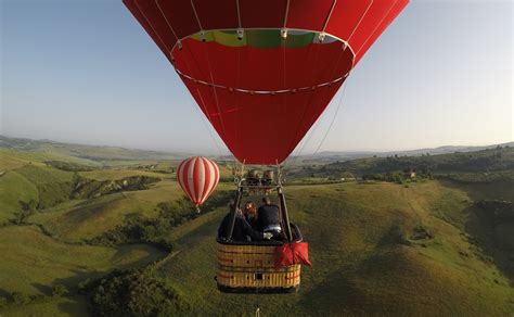 hot air balloon rides in tuscany italy