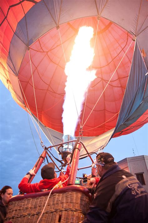 hot air balloons originated