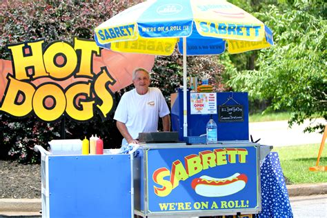 hot dog stand customer service
