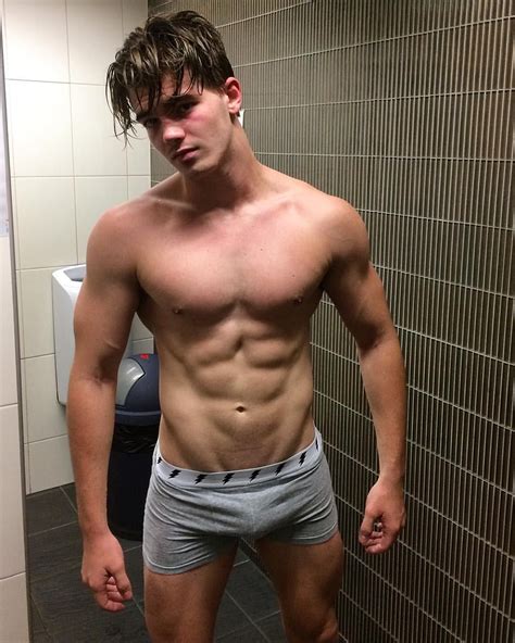 5 Steps to Hot Dude Porn Heaven