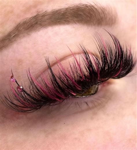 Get the Best Results with Professional Hot Lash Extensions