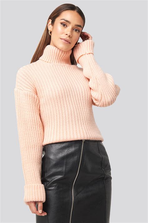 hot pink ribbed turtleneck