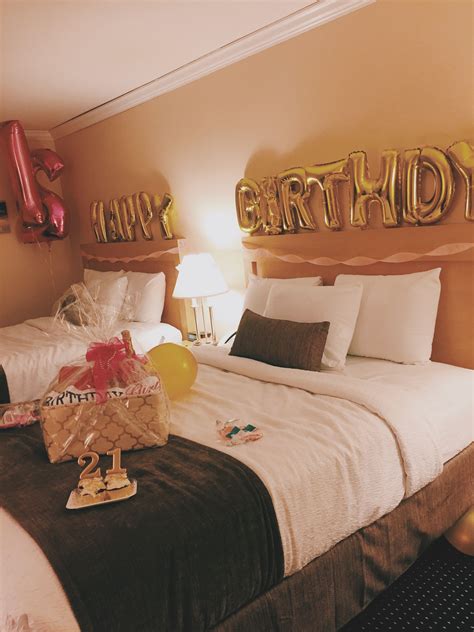 Pin by Amaradeans on party Birthday room decorations, Hotel room