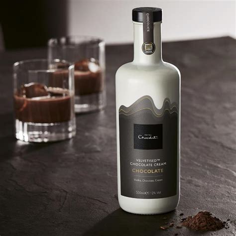 Tipples & Treats Chocolate Velvetised Cream & Macarons Collection