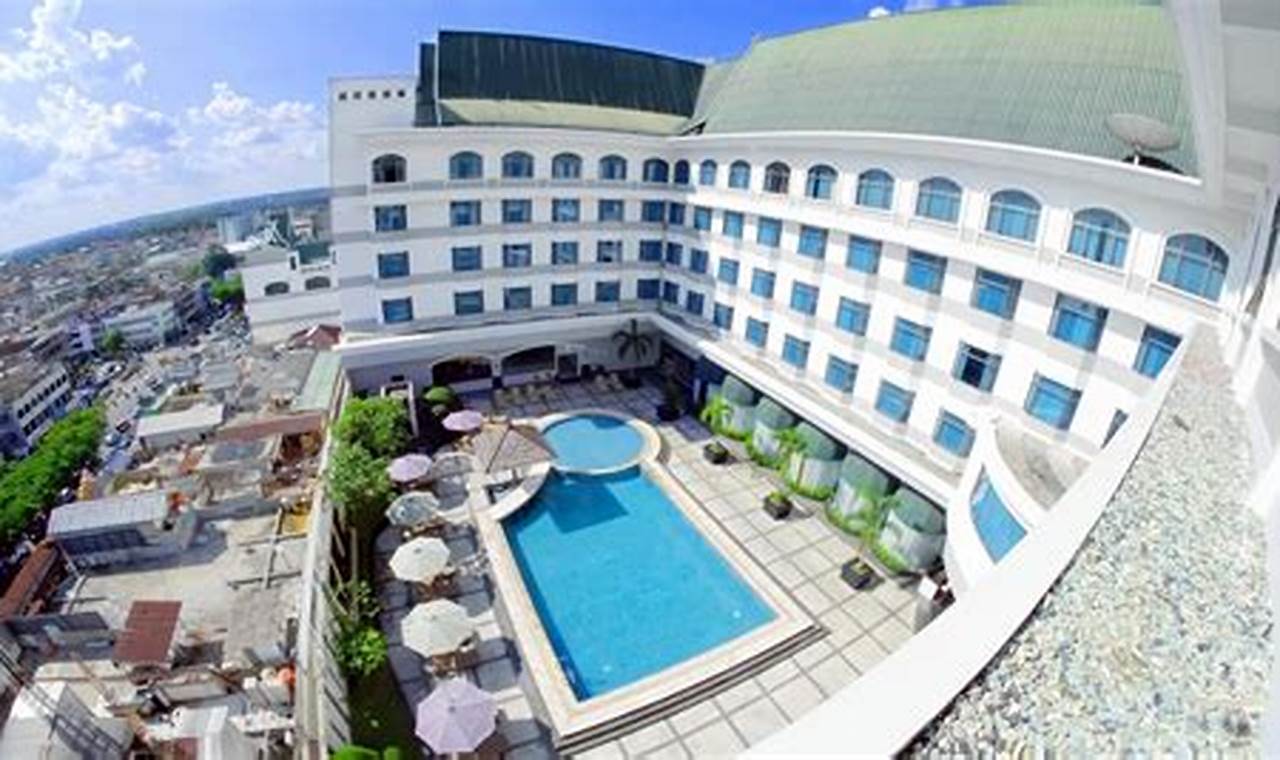 Nikmati Staycation Menyenangkan di Pekanbaru dengan Hotel Berfasilitas Kolam Renang