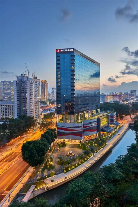 hotel boss singapore to mustafa centre
