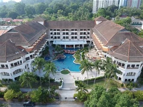 hotel di lumut perak