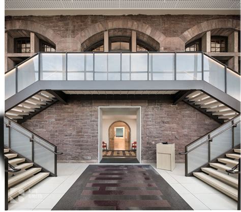 Unveil the Luxury的秘密: Hotel Henry's Ultimate Experience