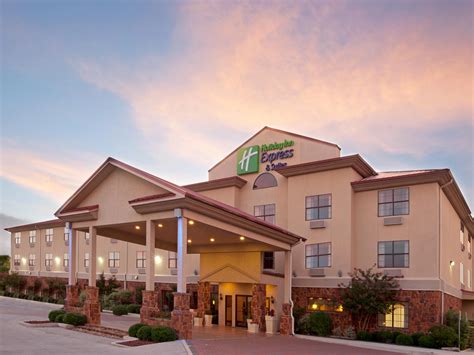 La Quinta Inn & Suites by Wyndham Kerrville Kerrville, TX Hotels