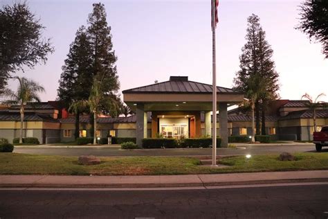 hotel in porterville california