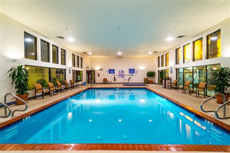 hotel in st george with indoor pool