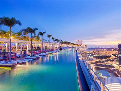 hotel offers singapore with pool