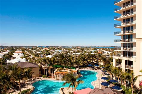 hotel on palm beach island