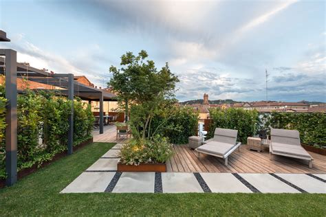 Hotel Outdoor Terrace