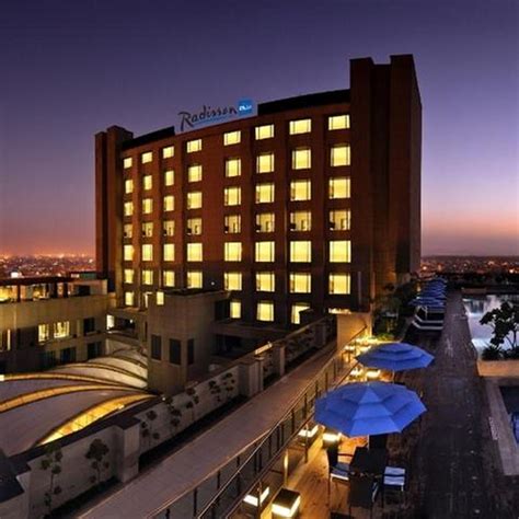 hotel radisson blu paschim vihar