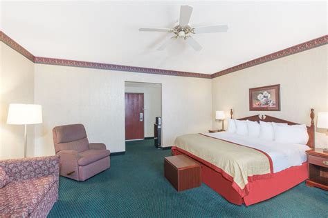 hotel rooms in jonesboro ar
