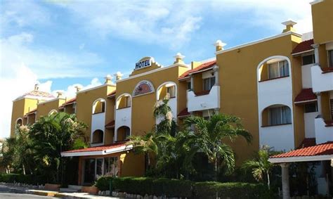 hotel suites cancun center