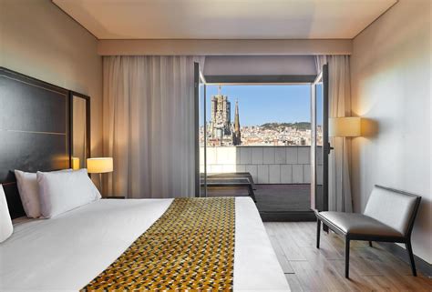 hoteles cerca de la sagrada familia