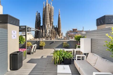 hoteles cerca sagrada familia barcelona