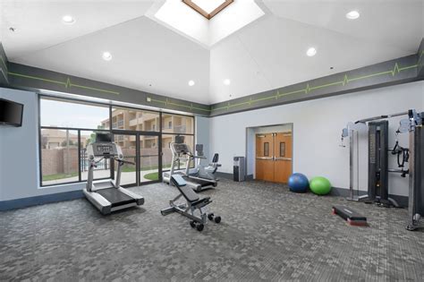 hotels by okc airport with fitness center
