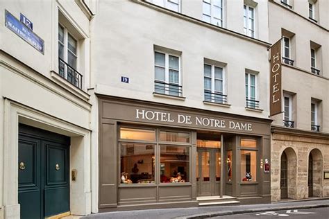 hotels close to notre dame