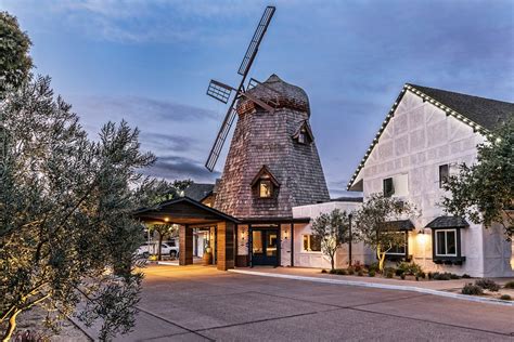 hotels close to solvang
