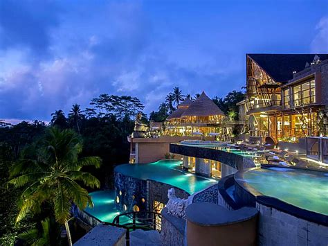 hotels in bali with dive centres