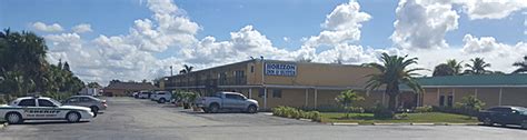 Hotel Bookings at Belle Glade, FL Hotel Horizon Inn and Suites