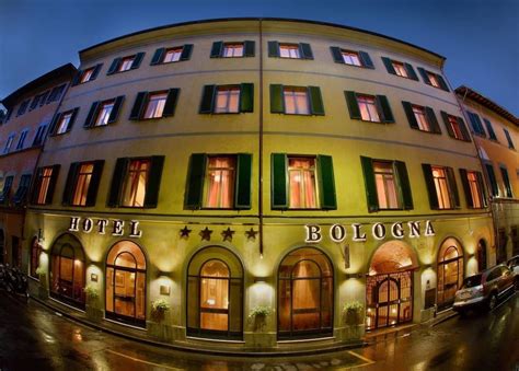 hotels in bologna italy near train station