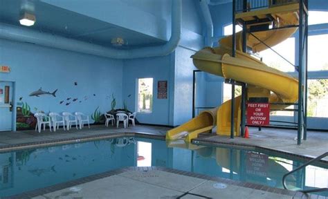 hotels in brookings oregon with indoor pool