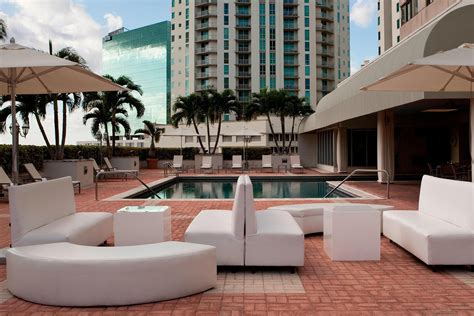 hotels in dadeland miami florida with pool