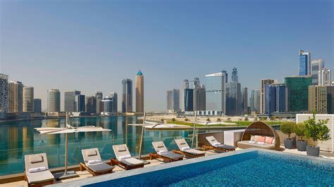 hotels in dubai downtown with pool