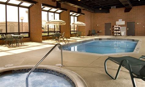 hotels in joplin mo with spa