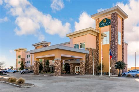 La Quinta Inn & Suites by Wyndham Monahans Monahans, TX Hotels