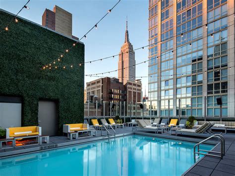hotels in nyc with pool and parking