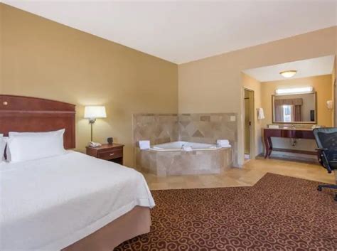 hotels in okc with jacuzzi suites