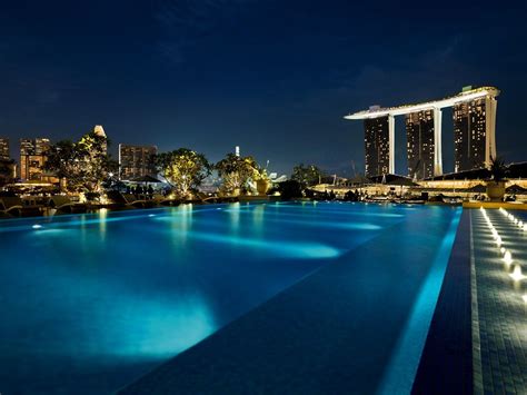 hotels in singapore with pool